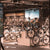 Mehrere Fahrräder in den Hallen von Fahrrad-Franz 