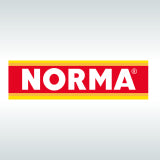 Logo von NORMA auf grauem Hintergrund.