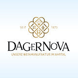 Logo von Dagernova auf hellblauem Hintergrund.