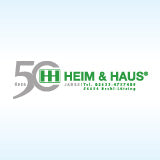 Logo von Heim & Haus auf hellblauem Hintergrund.