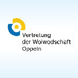 Logo der Vertretung der Woiwodschaft Oppeln auf hellblauem Hintergrund.