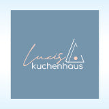 Logo von Lucis Kuchenhaus auf hellblauem Hintergrund