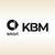 Das logo von KBM mit goldenem Hintergrund.