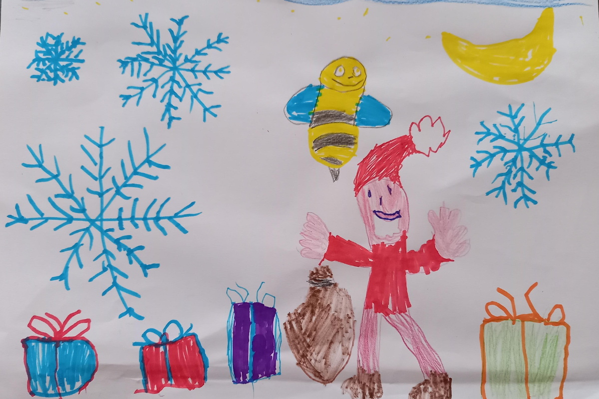 Summi mit dem Weihnachtsmann und vielen Geschenken.