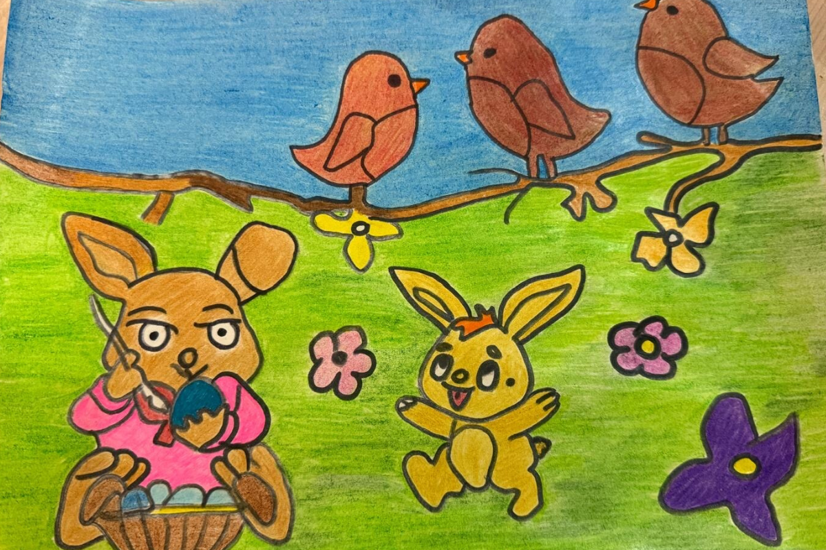 Ein Osterhase bemalt auf einer schönen grünen Wiese Ostereier. Dazu läuft ein kleines Häschen über die Wiese