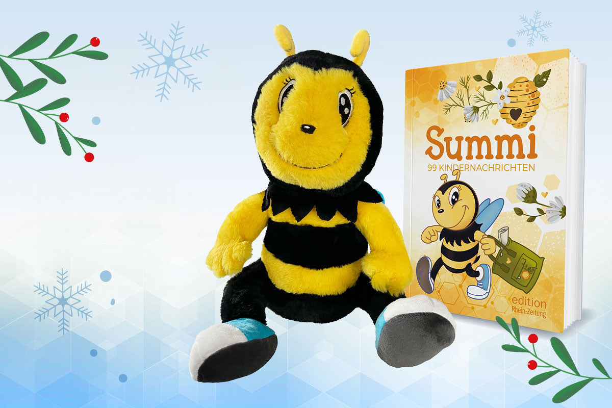 Summi-Plüschtier neben dem Buchcover &#39;Summi – 99 Kindernachrichten&#39; vor winterlichem Hintergrund mit Schneeflocken.