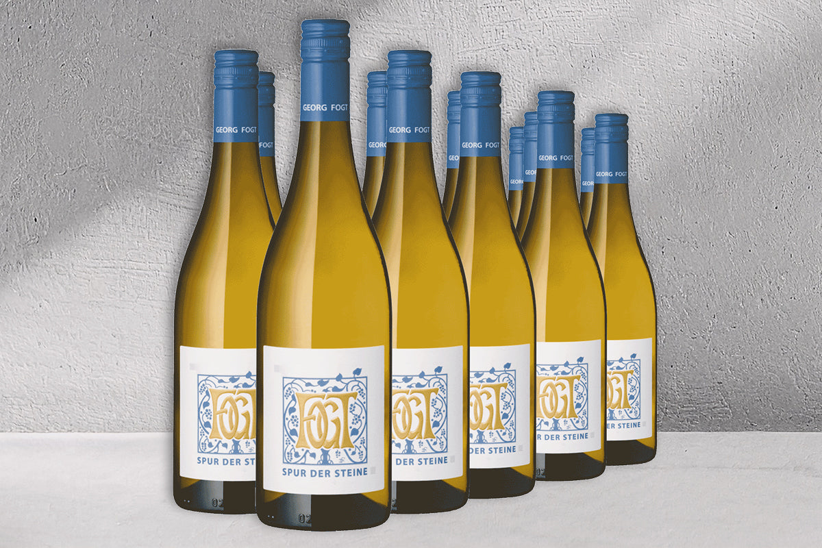 Mehrere Weinflaschen von dem Weingut Vogt