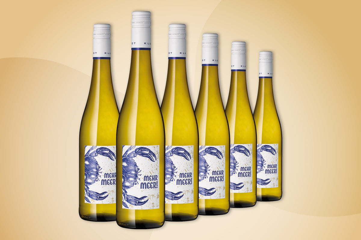 Ein Produktbild des „Mehr Meer" Weißweincuvée, einem Weißwein aus der Pfalz